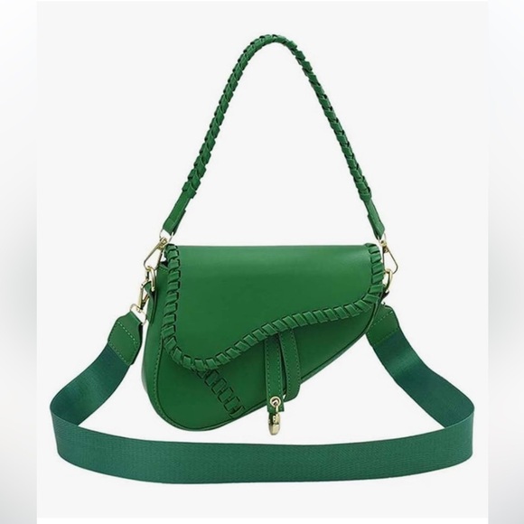 Kelly Green saddle bag with crossbody strap and gold hardware - Picture 1 of 2